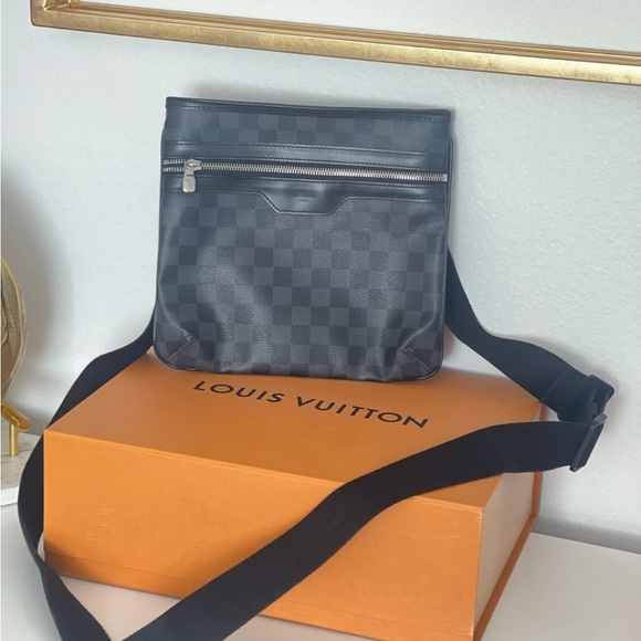 New and used purses un excellent condition only used couple times. - Picture 15 of 15